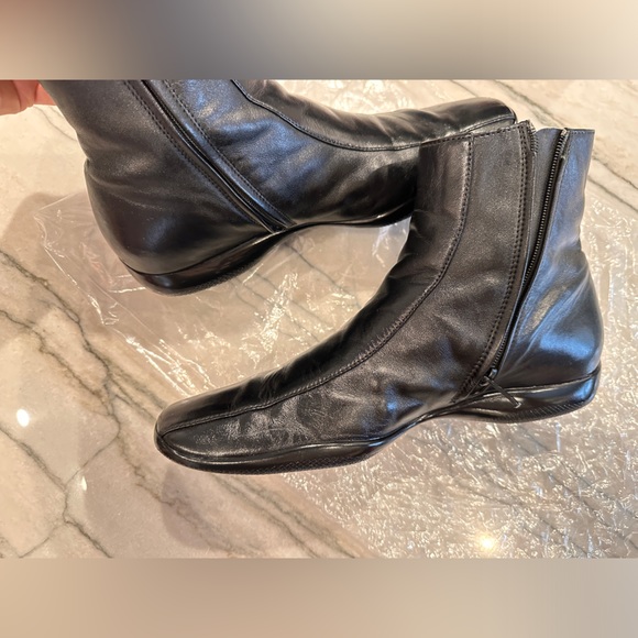 Authentic Prada women’s booties purchased in Italy 2000 - Picture 9 of 9